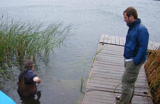 Kevin Cummings and Anthony Geneva sampling a Pyganodon grandis sweet-spot.