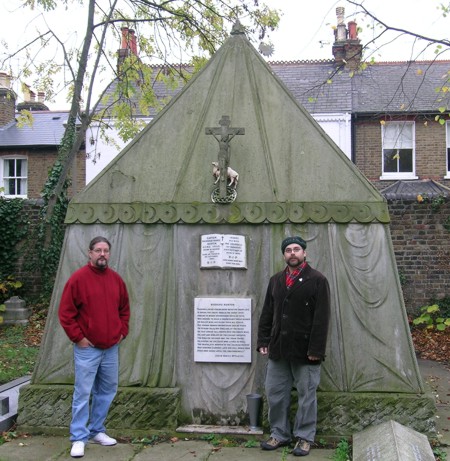 Kevin Cummings and Daniel Graf at Burton's tomb.