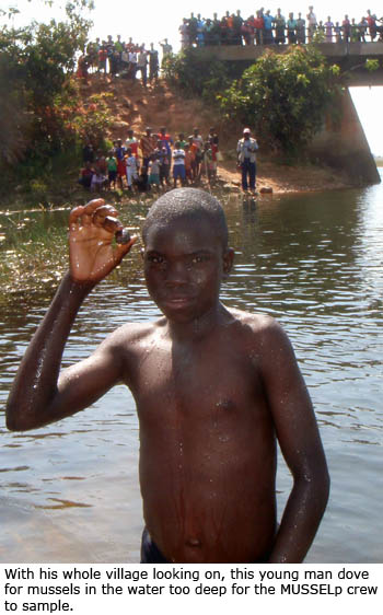 With his whole village looking on, this young man dove for mussels in the water too deep for the MUSSELp crew to sample.